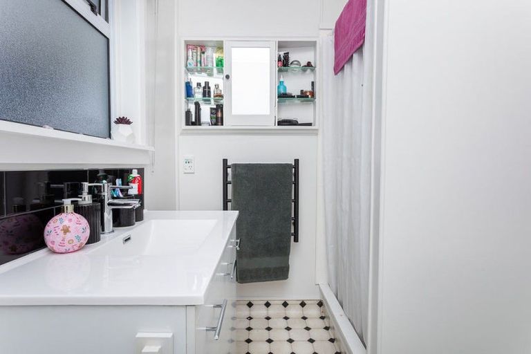 Photo of property in 35 Guy Street, Dannevirke, 4930