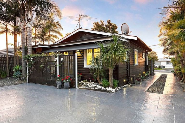 Photo of property in 16 Wilkinson Road, Ellerslie, Auckland, 1060