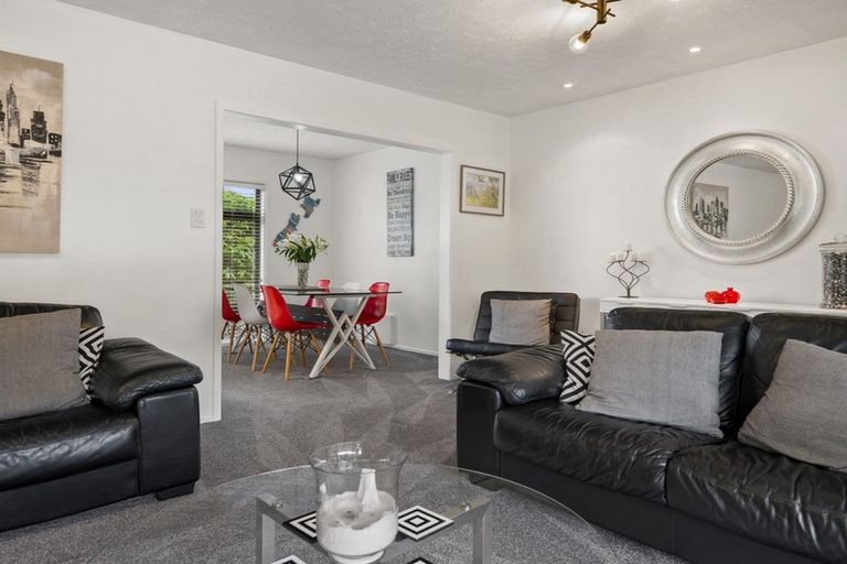 Photo of property in 3 Chatswood Place, Bishopdale, Christchurch, 8051