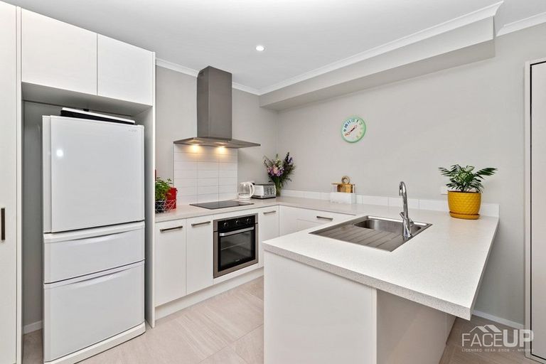 Photo of property in 14 Ian Morrison Road, Hobsonville, Auckland, 0616