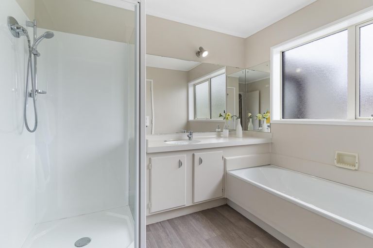 Photo of property in 69b Hattaway Avenue, Bucklands Beach, Auckland, 2012