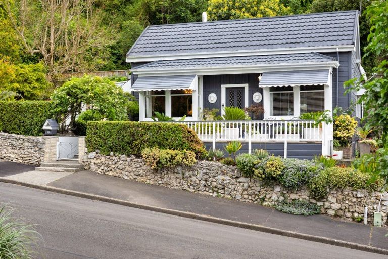 Photo of property in 21 Hornsey Road, Bluff Hill, Napier, 4110