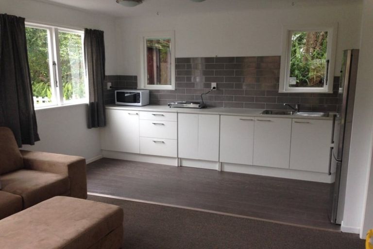 Photo of property in 9 Stottholm Road, Titirangi, Auckland, 0604