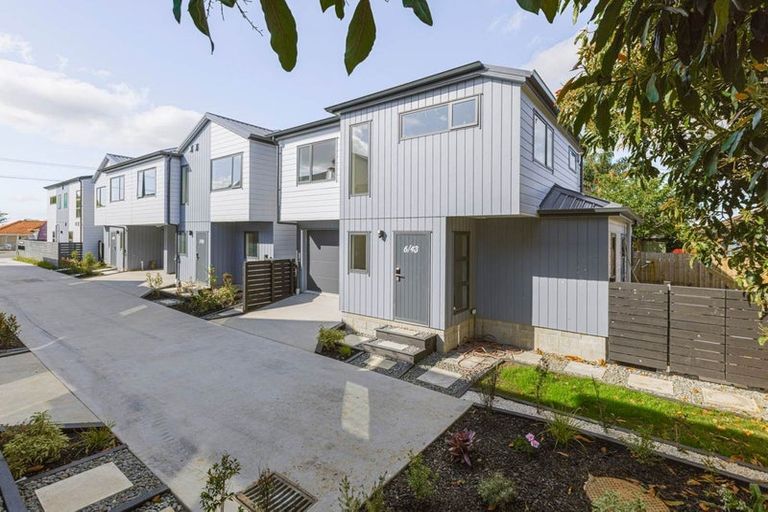 Photo of property in 2/43 Clevedon Road, Papakura, 2110