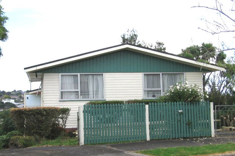Photo of property in 28 Dallas Place, New Windsor, Auckland, 0600