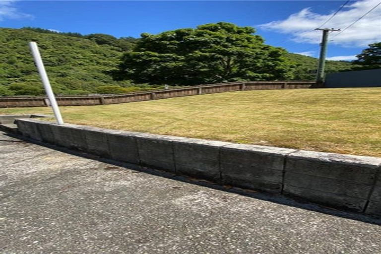 Photo of property in 210 Akatarawa Road, Birchville, Upper Hutt, 5018