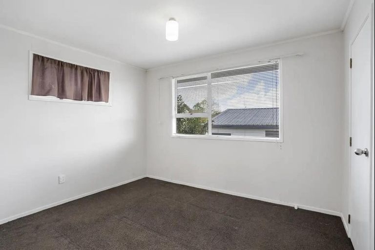Photo of property in 34 Moncrieff Avenue, Clendon Park, Auckland, 2103