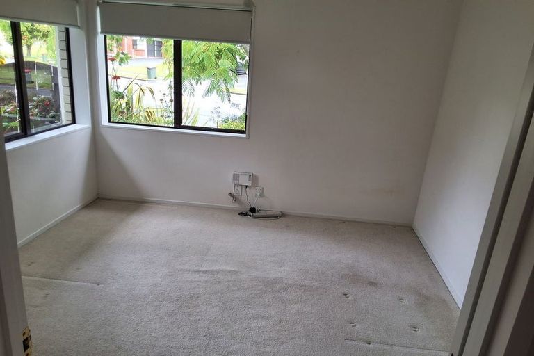 Photo of property in 53 Golfland Drive, Golflands, Auckland, 2013