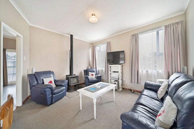 Photo of property in 23 Main Road, Owaka, 9535