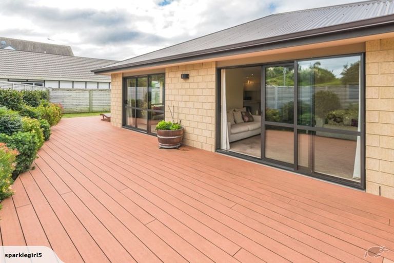Photo of property in 6-10 Saint Johns Close, Feilding, 4702