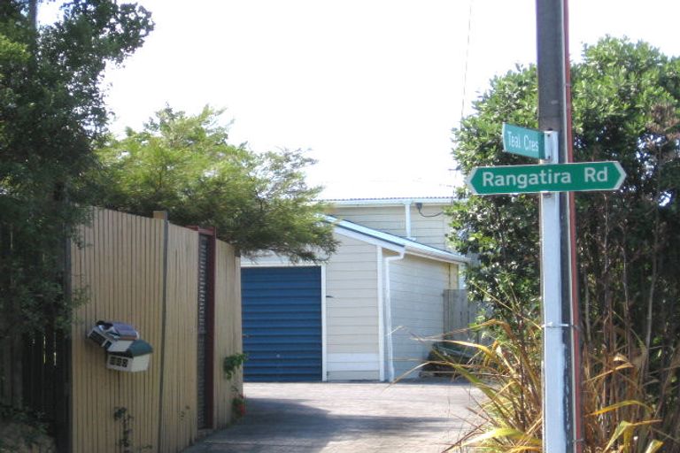 Photo of property in 1/223 Rangatira Road, Beach Haven, Auckland, 0626