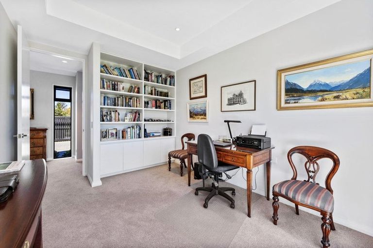 Photo of property in 17 Lees Road, Strowan, Christchurch, 8052