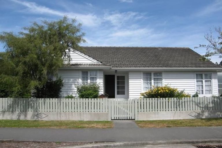 Photo of property in 1 Chepstow Avenue, Fendalton, Christchurch, 8052