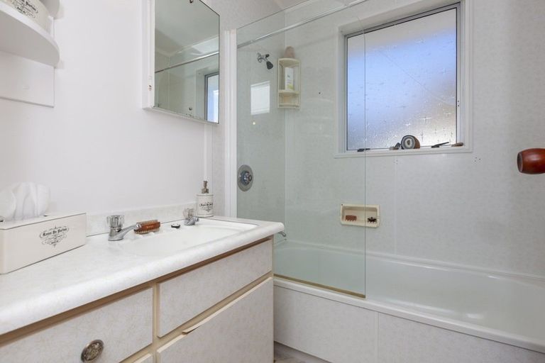 Photo of property in 4 Simcox Street, Otaki Beach, Otaki, 5512