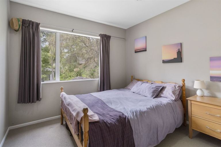 Photo of property in 21a Pavola Grove, Glenfield, Auckland, 0629