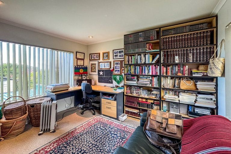 Photo of property in 2/3 Oban Road, Browns Bay, Auckland, 0630