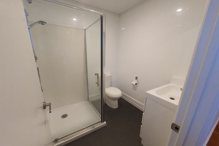 Photo of property in 1/1 Balmain Road, Birkenhead, Auckland, 0626