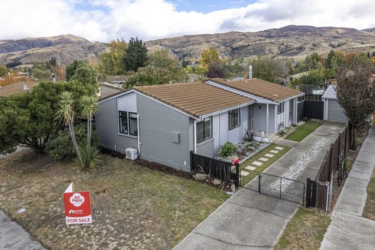 Photo of property in 12 Cornish Place, Cromwell, 9310