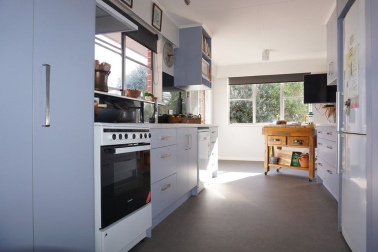 Photo of property in 24 Liverpool Street, Levin, 5510