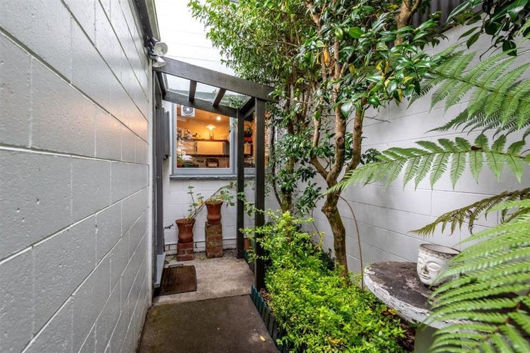 Photo of property in 5/99 Aikmans Road, Merivale, Christchurch, 8014