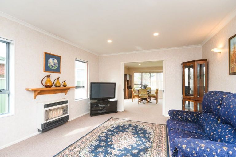 Photo of property in 28 Cedar Crescent, Feilding, 4702