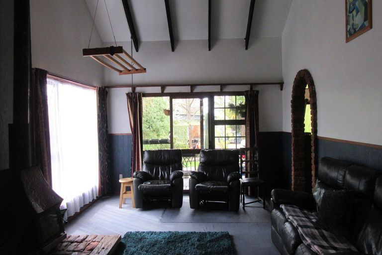 Photo of property in 12 Oxford Street, Waimate, 7924