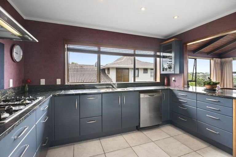 Photo of property in 40 Balmain Road, Chatswood, Auckland, 0626