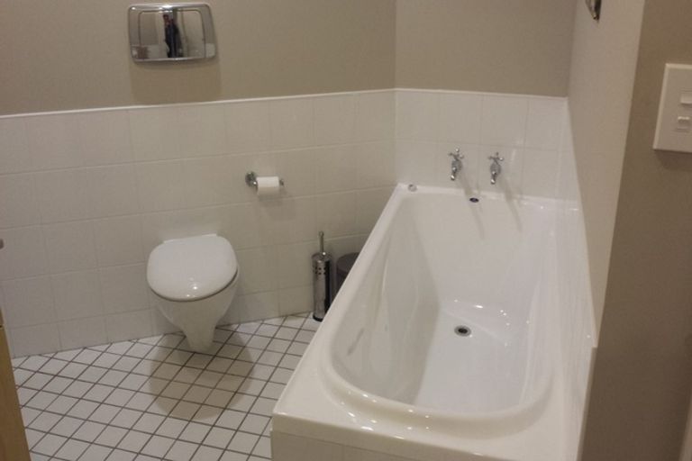 Photo of property in 6 Glentui Grove, Khandallah, Wellington, 6035