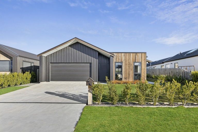 Photo of property in 25 Obelisk Street, Wanaka, 9305