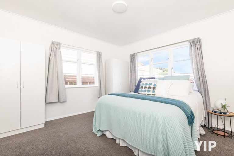 Photo of property in 33 Findlay Street, Tawa, Wellington, 5028
