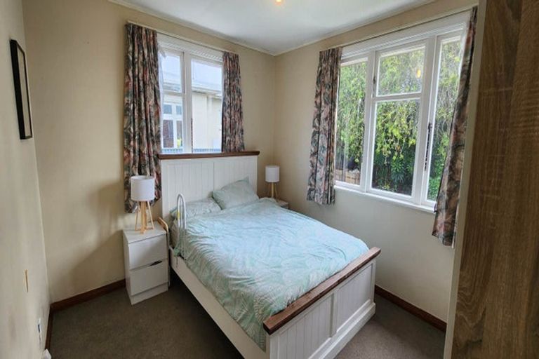 Photo of property in 2a Montrose Place, Takaro, Palmerston North, 4412