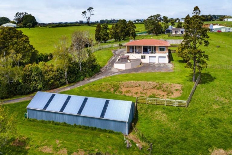 Photo of property in 200 Paraite Road, Paraite, New Plymouth, 4373