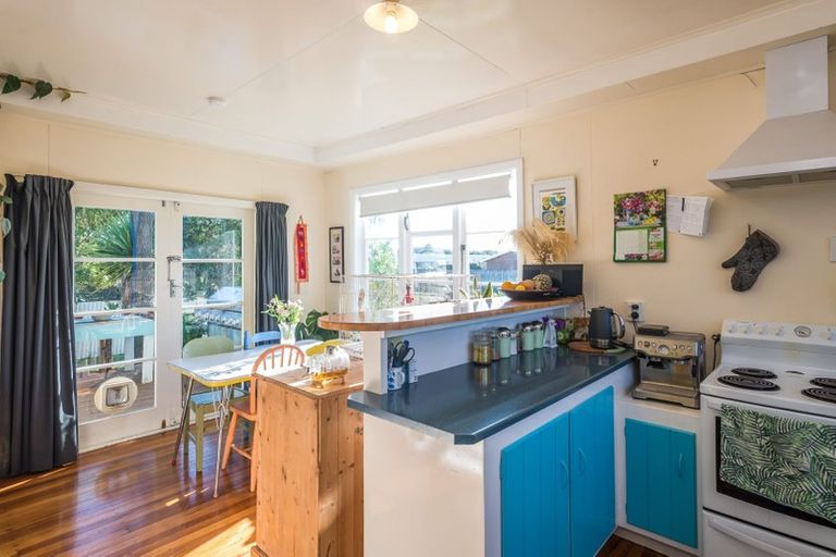 Photo of property in 35 Kiharoa Street, Otaki Beach, Otaki, 5512