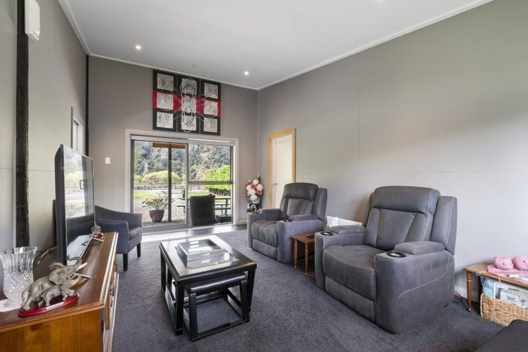 Photo of property in 193 Rowes Road, Hunterville, 4785