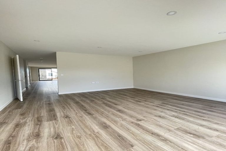 Photo of property in 12 Kea Road, Silverdale, 0932