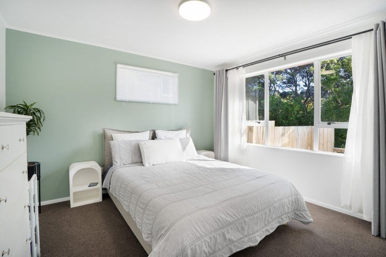 Photo of property in 15 Woolwich Close, Whitby, Porirua, 5024
