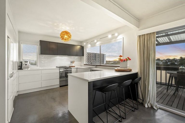 Photo of property in 1/23 Hart Road, Hauraki, Auckland, 0622
