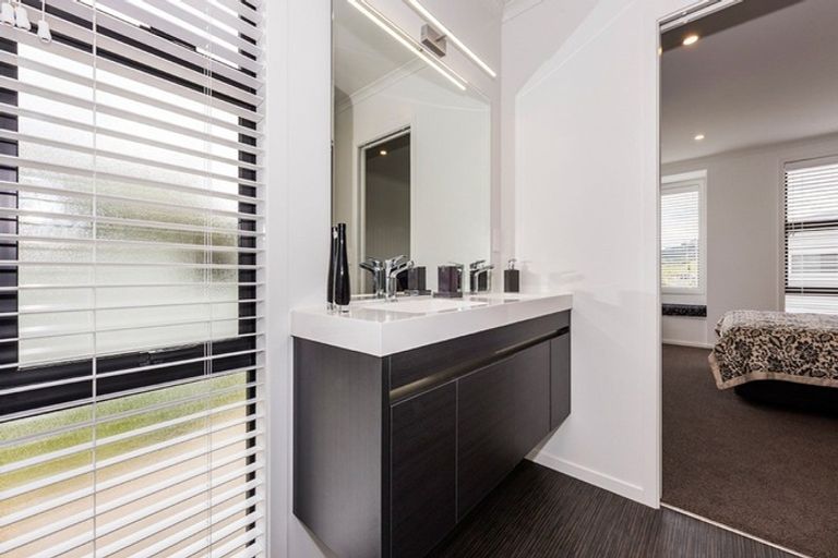 Photo of property in 53 Totara Terrace, Wanaka, 9305