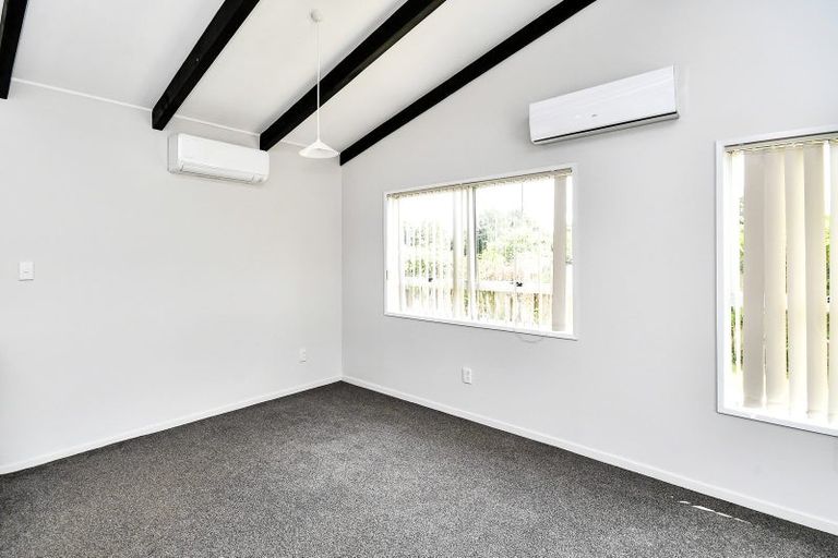 Photo of property in 2/162 Porchester Road, Papakura, 2110