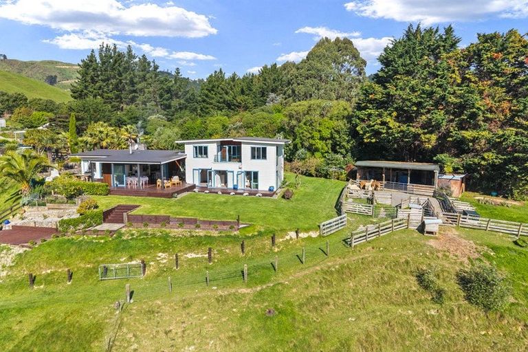 Photo of property in 105 Waterfall Road, Paraparaumu, 5032