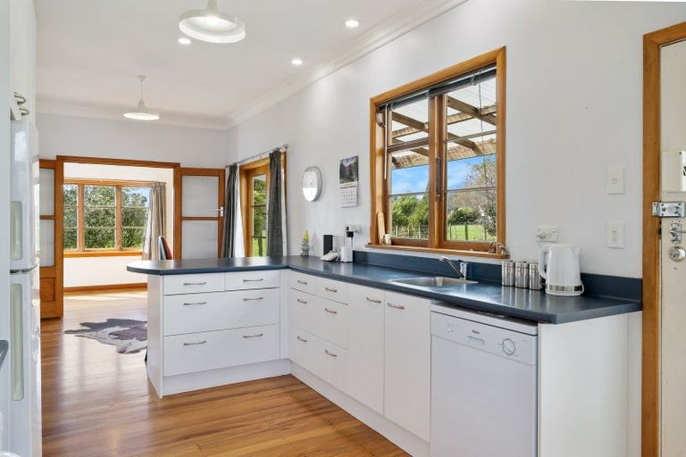 Photo of property in 35 North Manakau Road, Manakau, Levin, 5573