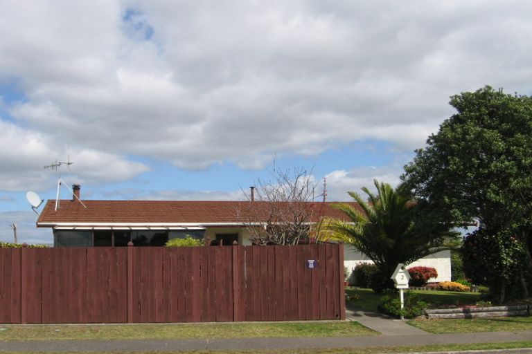 Photo of property in 2 Kinross Place, Mount Maunganui, 3116