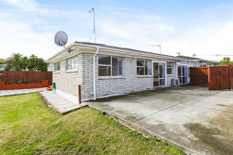 Photo of property in 2/5 Royal Arch Place, Rosehill, Papakura, 2113