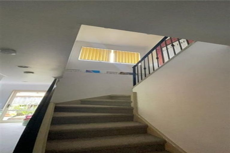 Photo of property in 71 Wayne Francis Drive, Flat Bush, Auckland, 2016