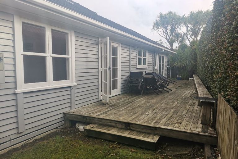 Photo of property in 1/3 Windy Ridge Road, Glenfield, Auckland, 0629