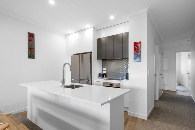 Photo of property in 3/1 Genevieve Lane, Hobsonville, Auckland, 0616