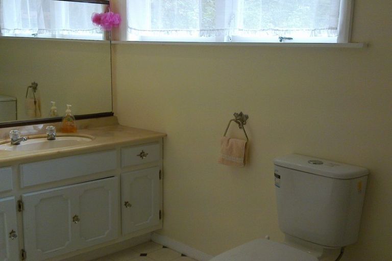 Photo of property in 124 Parkvale Road, Karori, Wellington, 6012