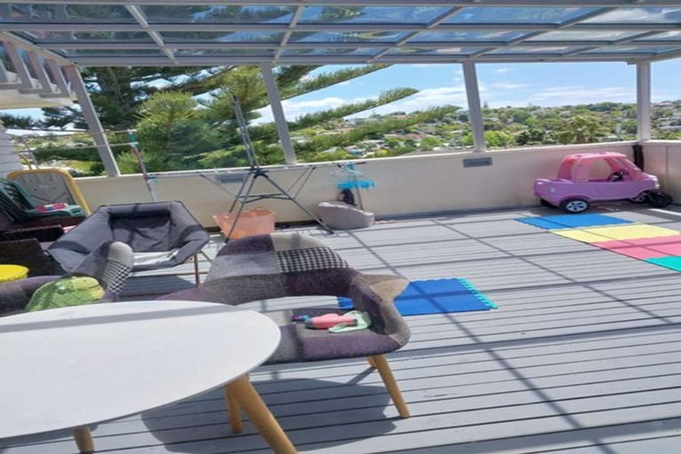 Photo of property in 2 Finchley Road, Torbay, Auckland, 0632