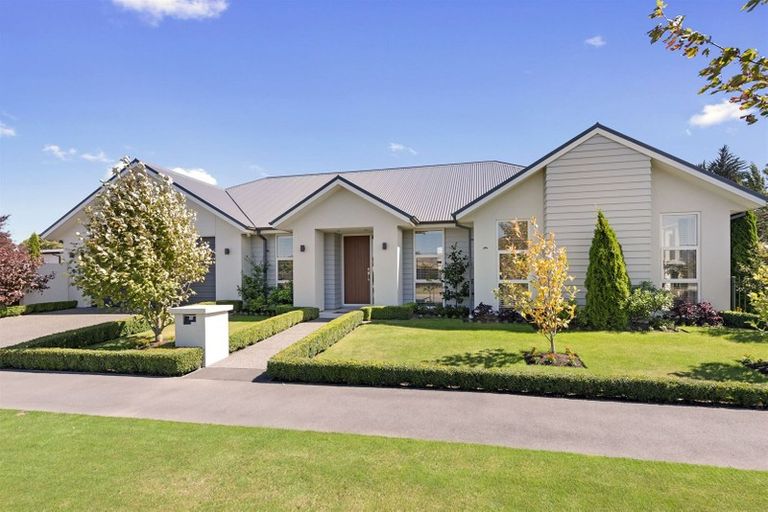 Photo of property in 33 Euphrasie Drive, Aidanfield, Christchurch, 8025