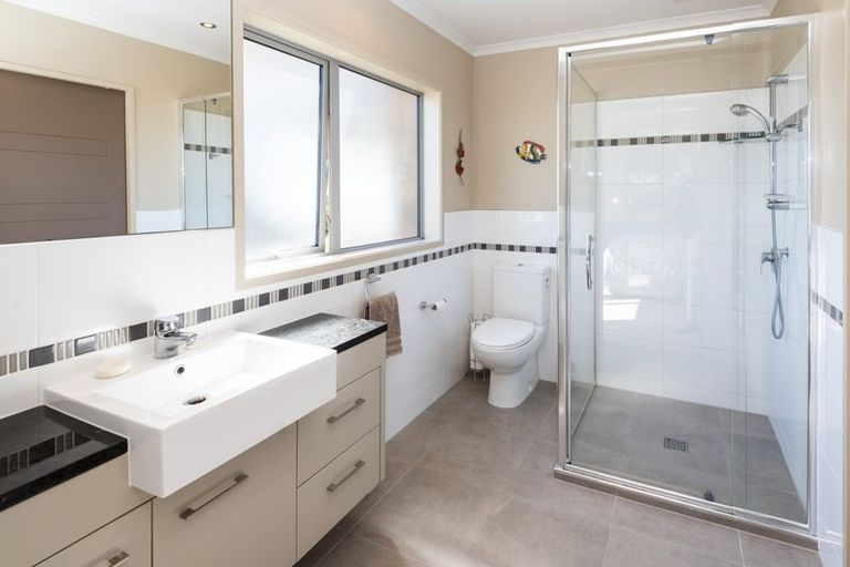 Photo of property in 10 Liberty Crescent, Beachlands, Auckland, 2018